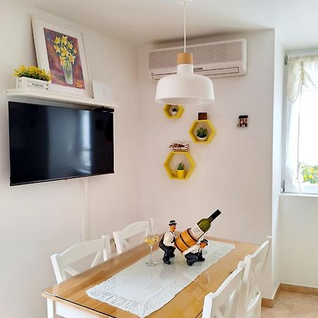 Apartment Megi In Supetar Historical Core Экстерьер фото