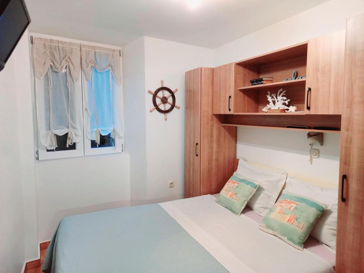 Apartment Megi In Supetar Historical Core Экстерьер фото