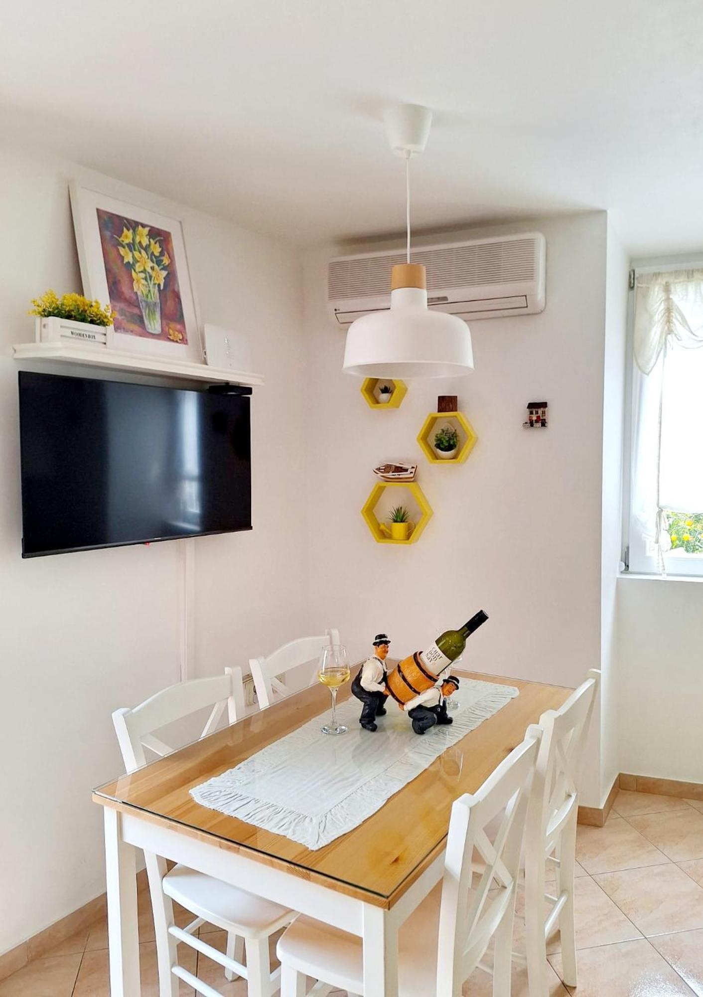Apartment Megi In Supetar Historical Core Экстерьер фото